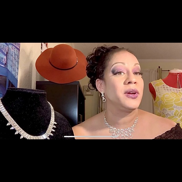 Meet your Posher, Ruth - Picture 1 of 9